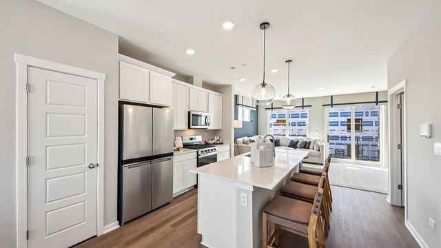 2222 Lakeshore Drive, Schaumburg, IL 60173