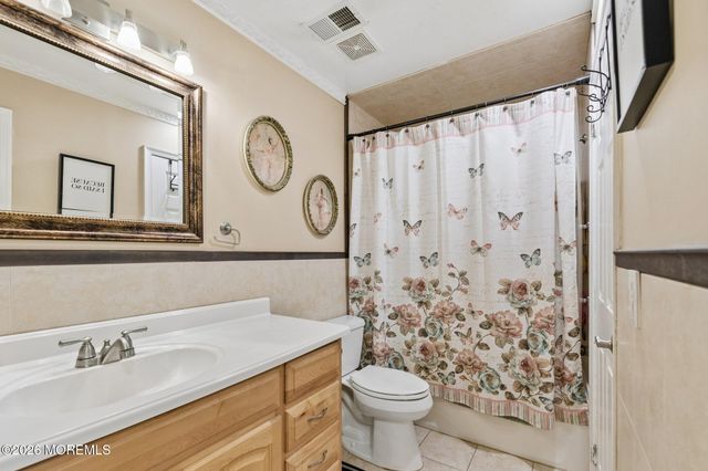 204 Daffodil Drive, Jackson, NJ 08527