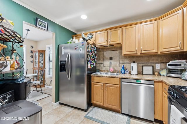 204 Daffodil Drive, Jackson, NJ 08527