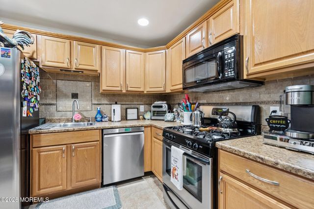 204 Daffodil Drive, Jackson, NJ 08527
