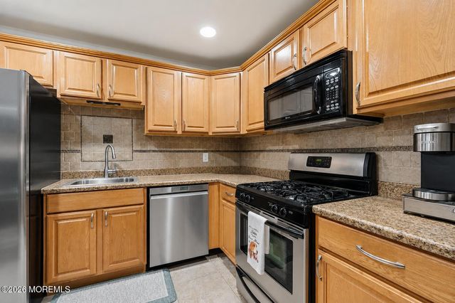 204 Daffodil Drive, Jackson, NJ 08527