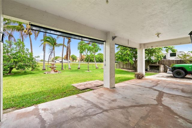 716 SE 12th Ter, Homestead, FL 33033