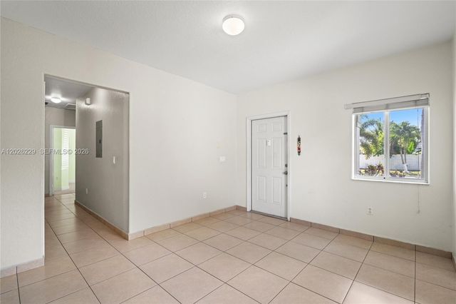 716 SE 12th Ter, Homestead, FL 33033