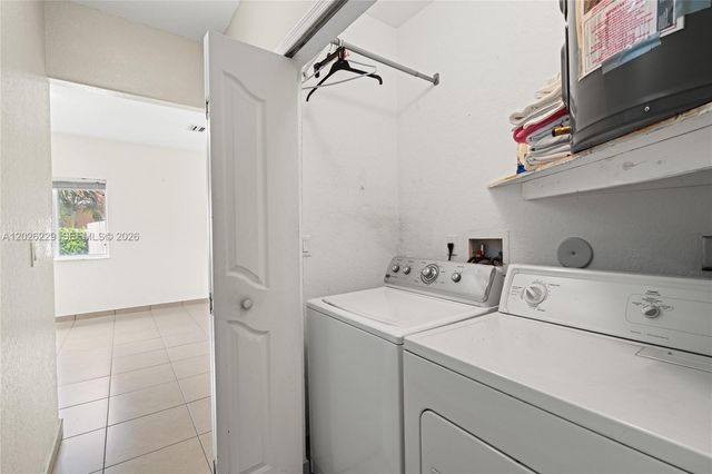 716 SE 12th Ter, Homestead, FL 33033