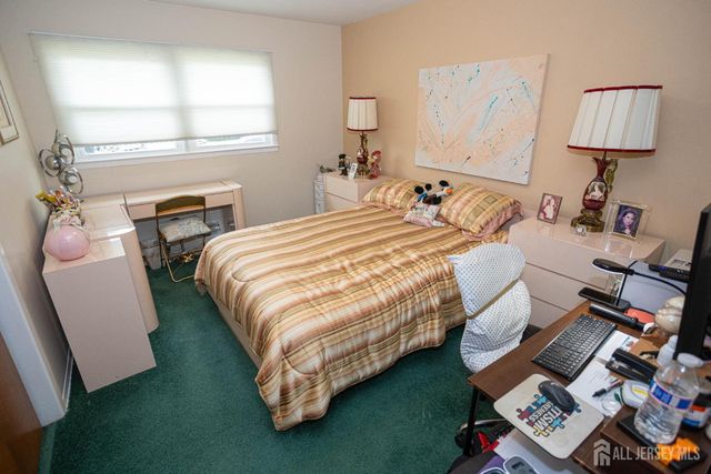 2 Wisz Place, Sayreville, NJ 08872