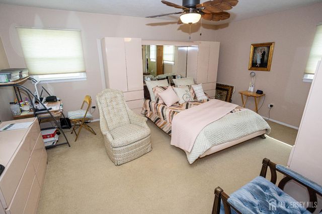 2 Wisz Place, Sayreville, NJ 08872