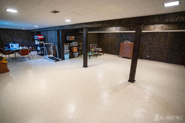 2 Wisz Place, Sayreville, NJ 08872