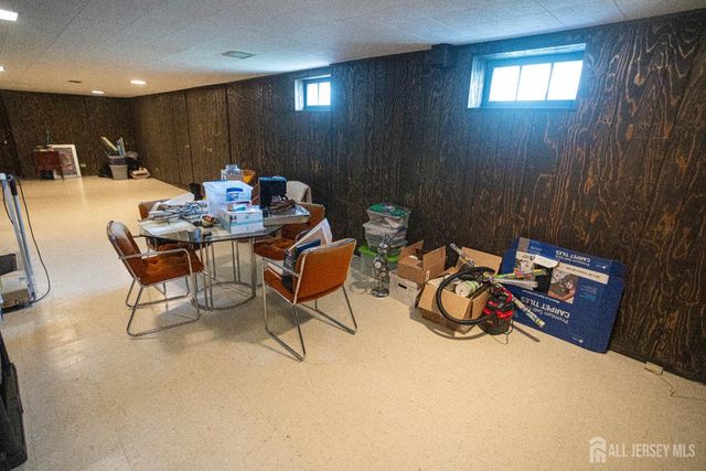 2 Wisz Place, Sayreville, NJ 08872