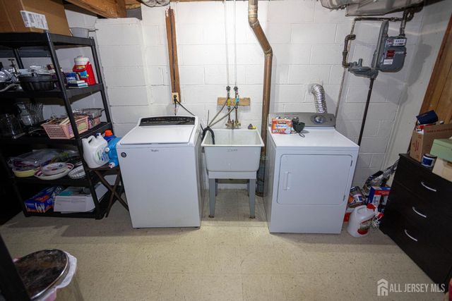 2 Wisz Place, Sayreville, NJ 08872