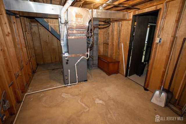 2 Wisz Place, Sayreville, NJ 08872