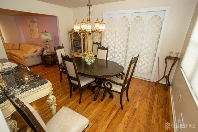 2 Wisz Place, Sayreville, NJ 08872