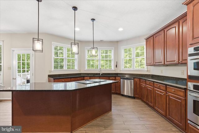 5829 LOCKMERE PL, Waldorf, MD 20601