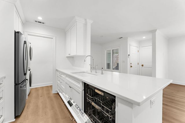 1481 Center St 703, Mount Pleasant, SC 29464