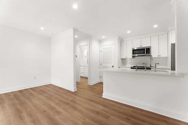 1481 Center St 703, Mount Pleasant, SC 29464