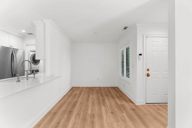 1481 Center St 703, Mount Pleasant, SC 29464