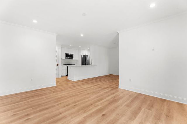 1481 Center St 703, Mount Pleasant, SC 29464