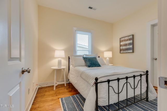 212 West H Street, Elizabethton, TN 37643