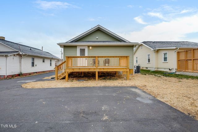 212 West H Street, Elizabethton, TN 37643