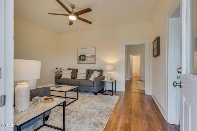 212 West H Street, Elizabethton, TN 37643