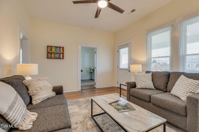 212 West H Street, Elizabethton, TN 37643