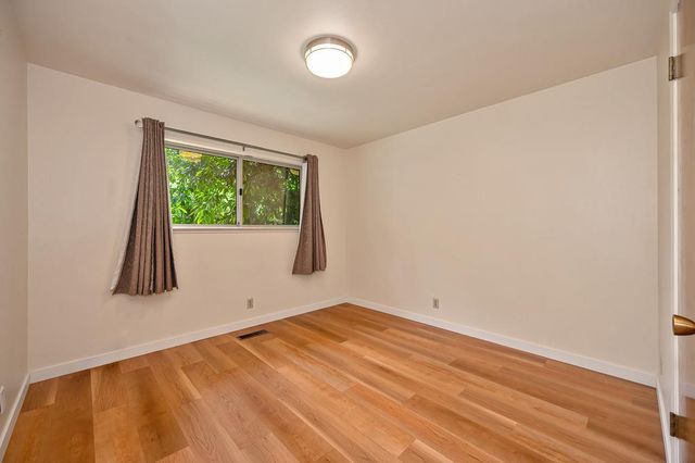 950 Trestle Glen Way, Sacramento, CA 95831