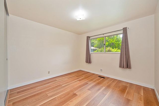 950 Trestle Glen Way, Sacramento, CA 95831