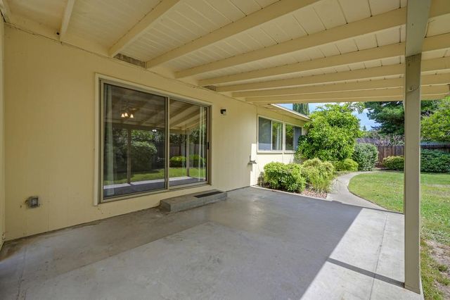 950 Trestle Glen Way, Sacramento, CA 95831