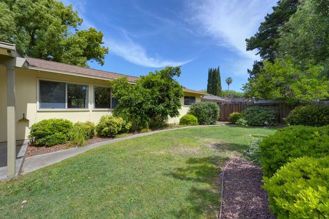 950 Trestle Glen Way, Sacramento, CA 95831