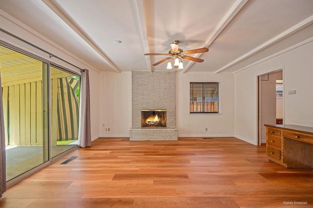 950 Trestle Glen Way, Sacramento, CA 95831