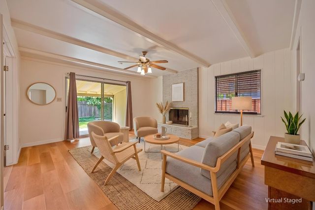 950 Trestle Glen Way, Sacramento, CA 95831