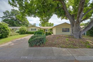 950 Trestle Glen Way, Sacramento, CA 95831