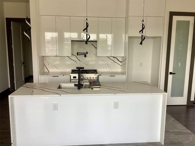 3114 Clay Street, Houston, TX 77003