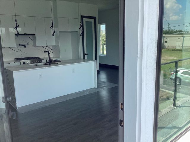 3114 Clay Street, Houston, TX 77003