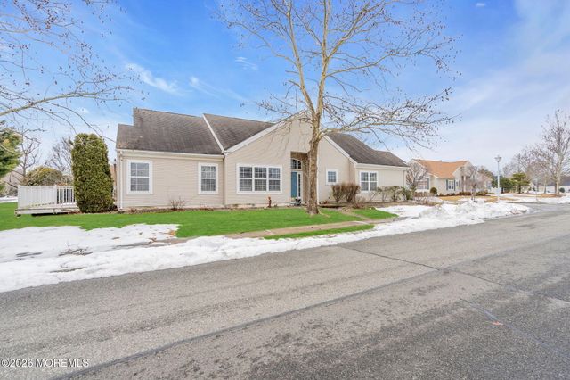 2 Chambord Court, Manchester, NJ 08759