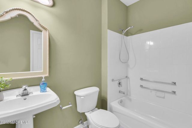 2 Chambord Court, Manchester, NJ 08759