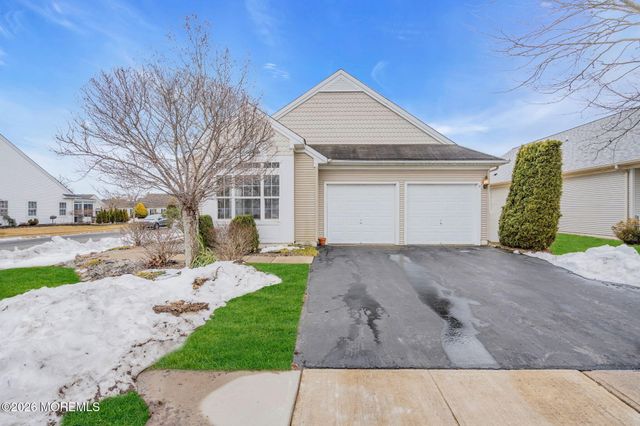 2 Chambord Court, Manchester, NJ 08759