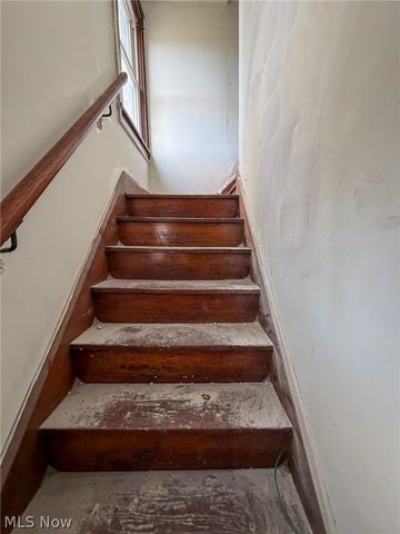 2233 Glenwood Avenue, Youngstown, OH 44511