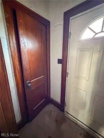 2233 Glenwood Avenue, Youngstown, OH 44511