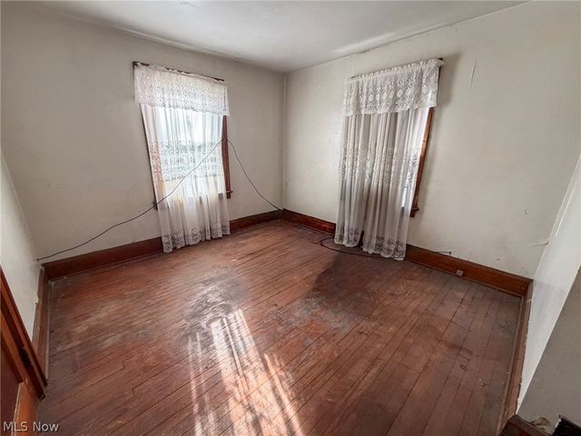 2233 Glenwood Avenue, Youngstown, OH 44511