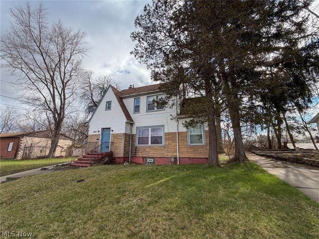 2233 Glenwood Avenue, Youngstown, OH 44511