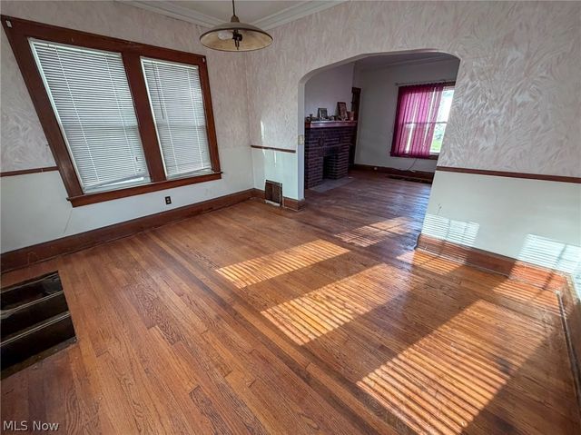 2233 Glenwood Avenue, Youngstown, OH 44511