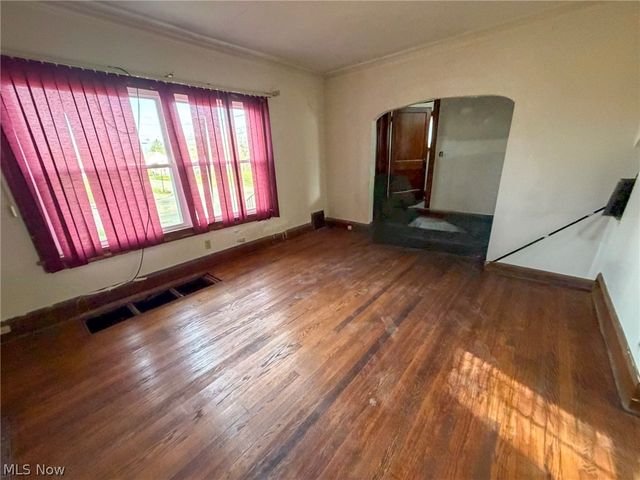 2233 Glenwood Avenue, Youngstown, OH 44511