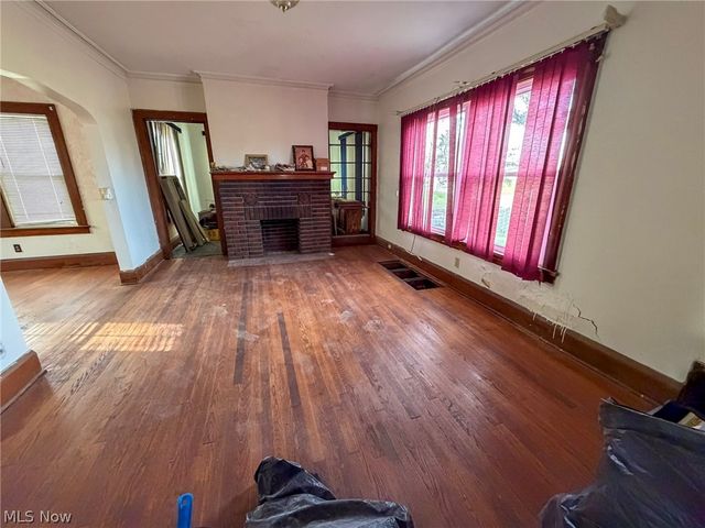 2233 Glenwood Avenue, Youngstown, OH 44511