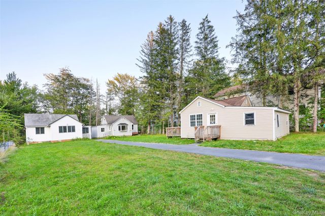 24 Edgewood Place, South Fallsburg, NY 12779