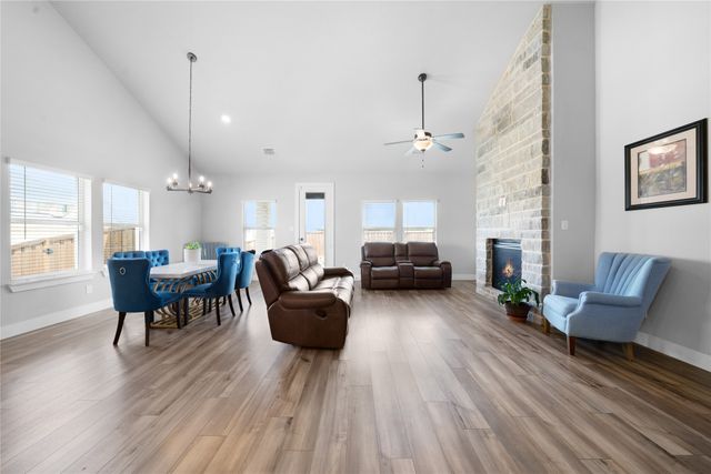 2424 Yosemite Way, Corinth, TX 76210