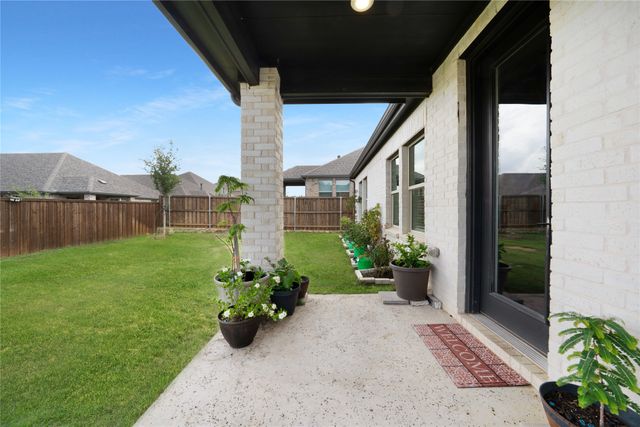 2424 Yosemite Way, Corinth, TX 76210