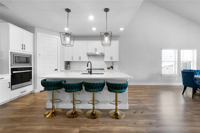 2424 Yosemite Way, Corinth, TX 76210