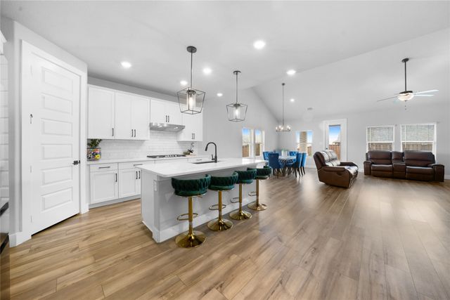 2424 Yosemite Way, Corinth, TX 76210