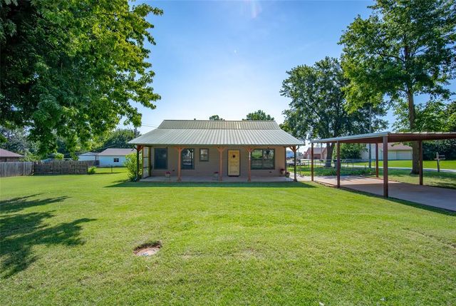 301 NE 5th Street, Blanchard, OK 73010