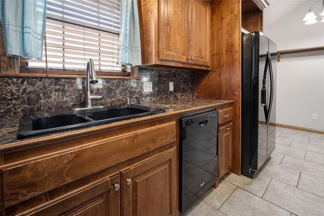 301 NE 5th Street, Blanchard, OK 73010